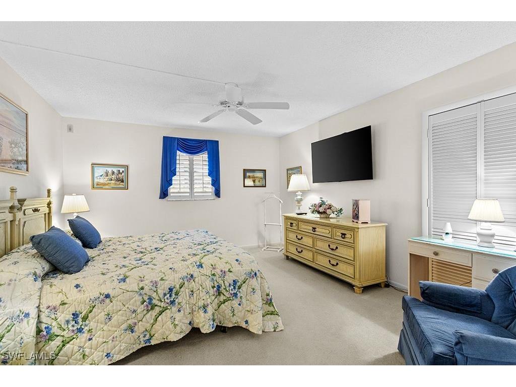 222 Harbour Drive #314 Naples FL 34103 224084678 image14