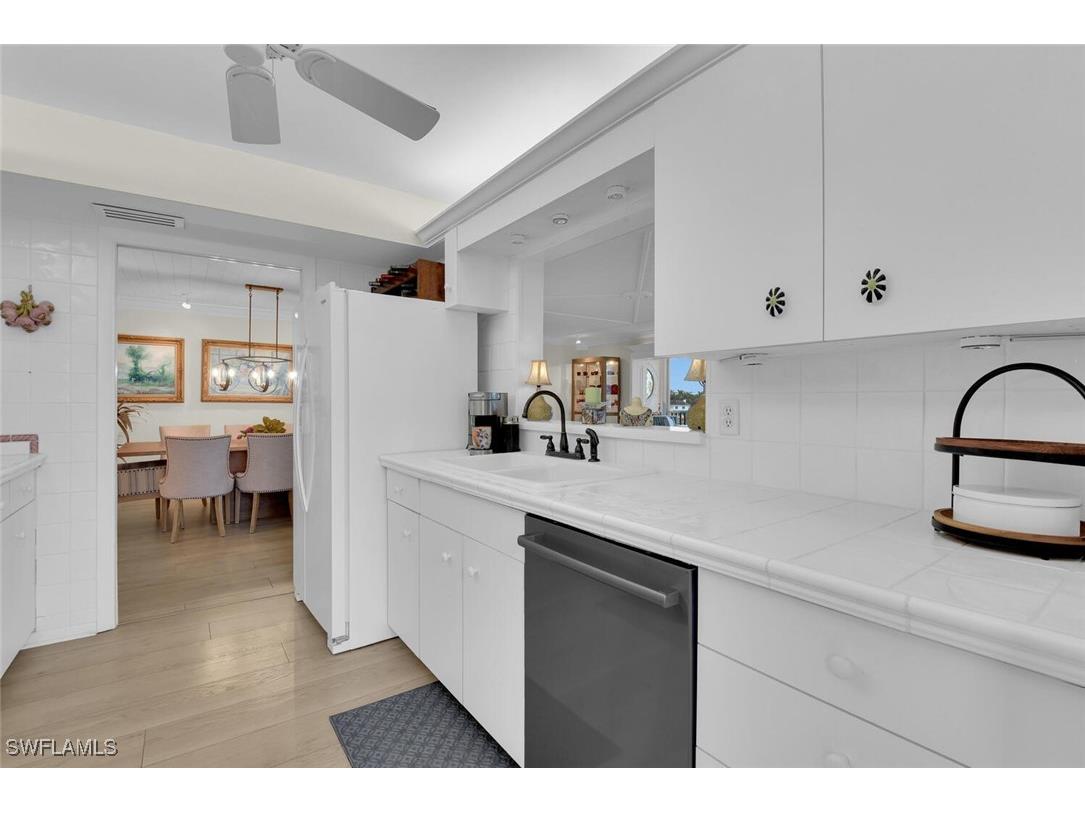 222 Harbour Drive #403 Naples FL 34103 225070078 image11