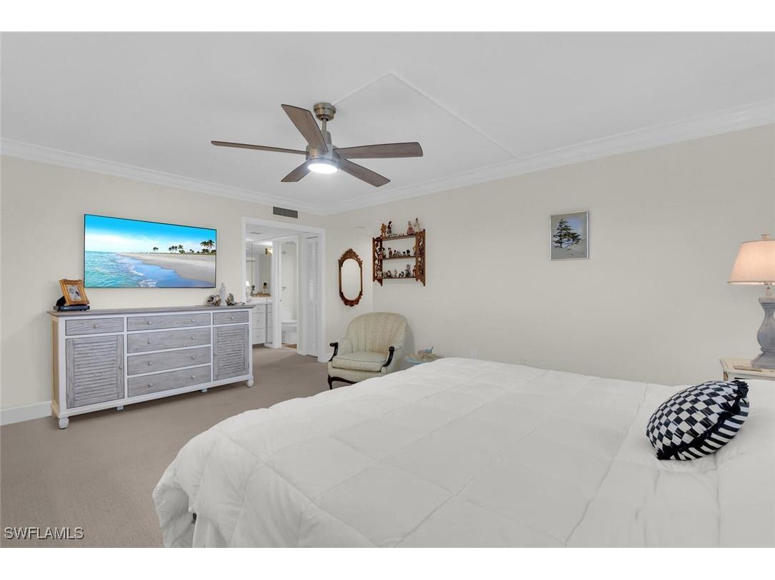 222 Harbour Drive #403 Naples FL 34103 225070078 image14