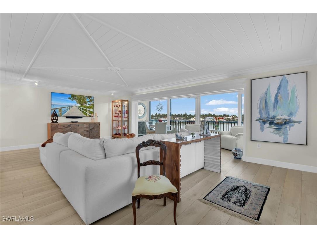 222 Harbour Drive #403 Naples FL 34103 225070078 image2