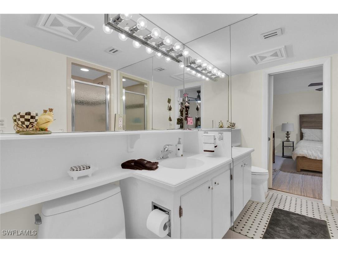 222 Harbour Drive #403 Naples FL 34103 225070078 image20