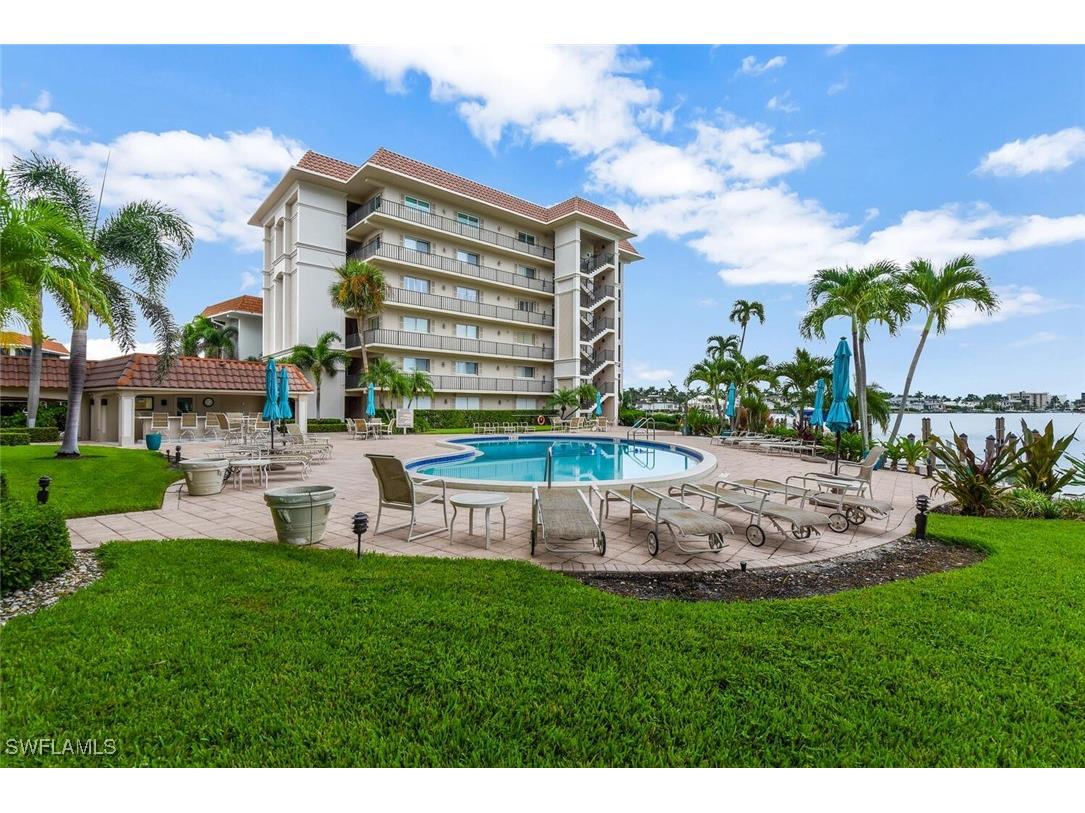 222 Harbour Drive #403 Naples FL 34103 225070078 image26