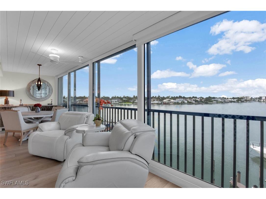 222 Harbour Drive #403 Naples FL 34103 225070078 image4
