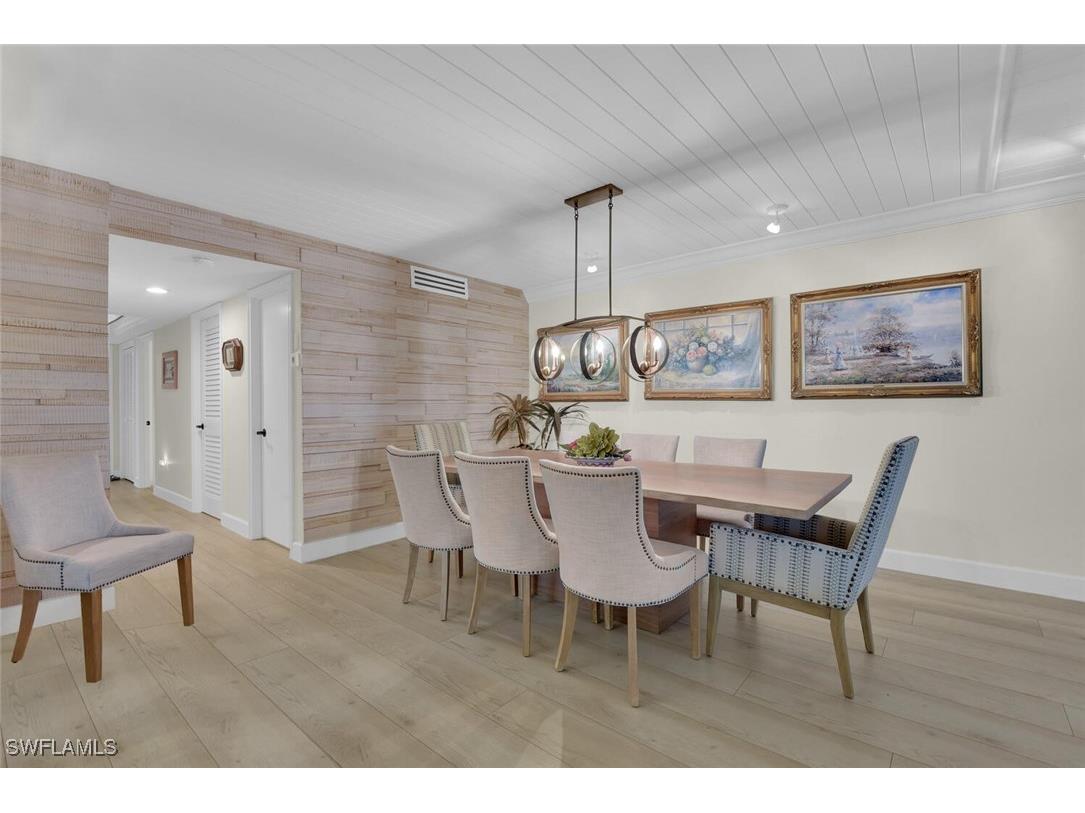 222 Harbour Drive #403 Naples FL 34103 225070078 image7