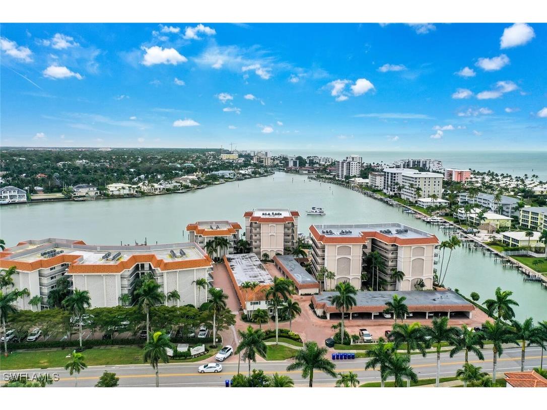 222 Harbour Drive #403 Naples FL 34103 225070078 image8