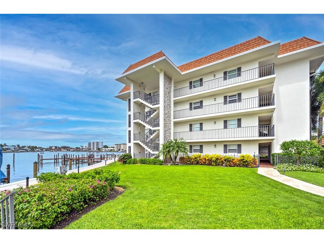 222 Harbour Drive #418 Naples FL 34103 223068629 image1