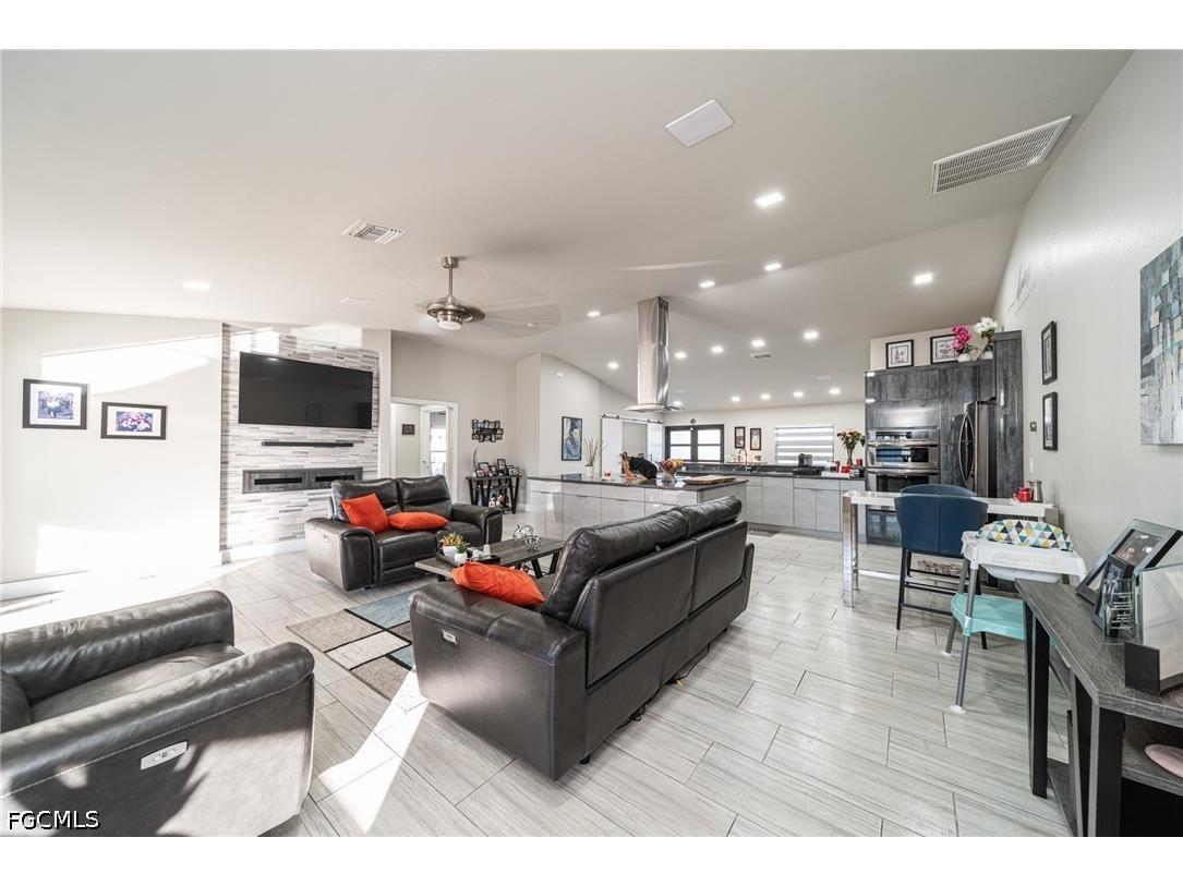 222 NE 22nd Avenue Cape Coral FL 33909 2026028870 image12