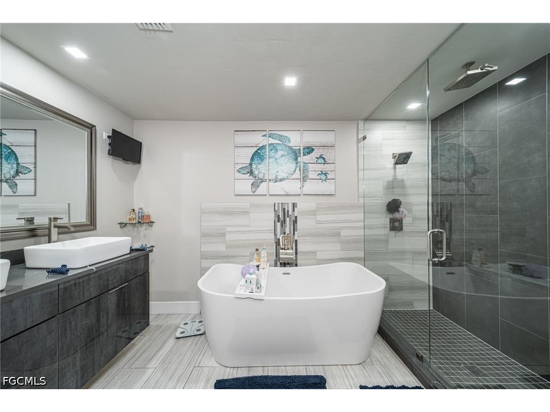 222 NE 22nd Avenue Cape Coral FL 33909 2026028870 image18