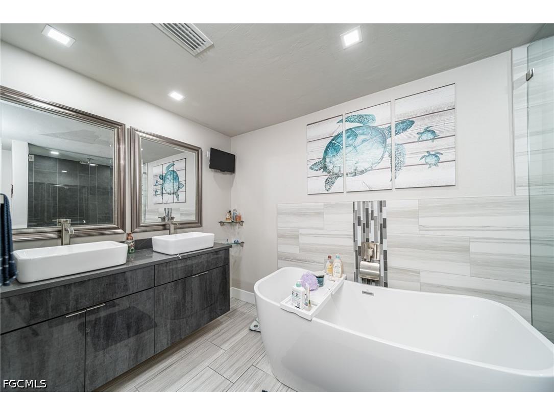 222 NE 22nd Avenue Cape Coral FL 33909 2026028870 image20