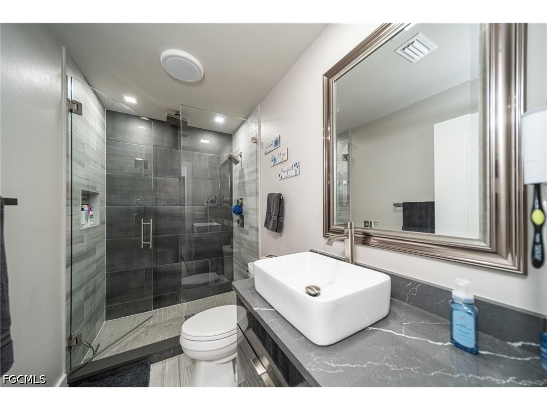 222 NE 22nd Avenue Cape Coral FL 33909 2026028870 image23
