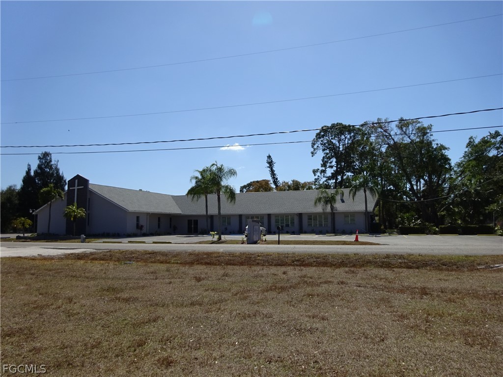 2220 Hunter Street Fort Myers FL 33901 2026003486 image5