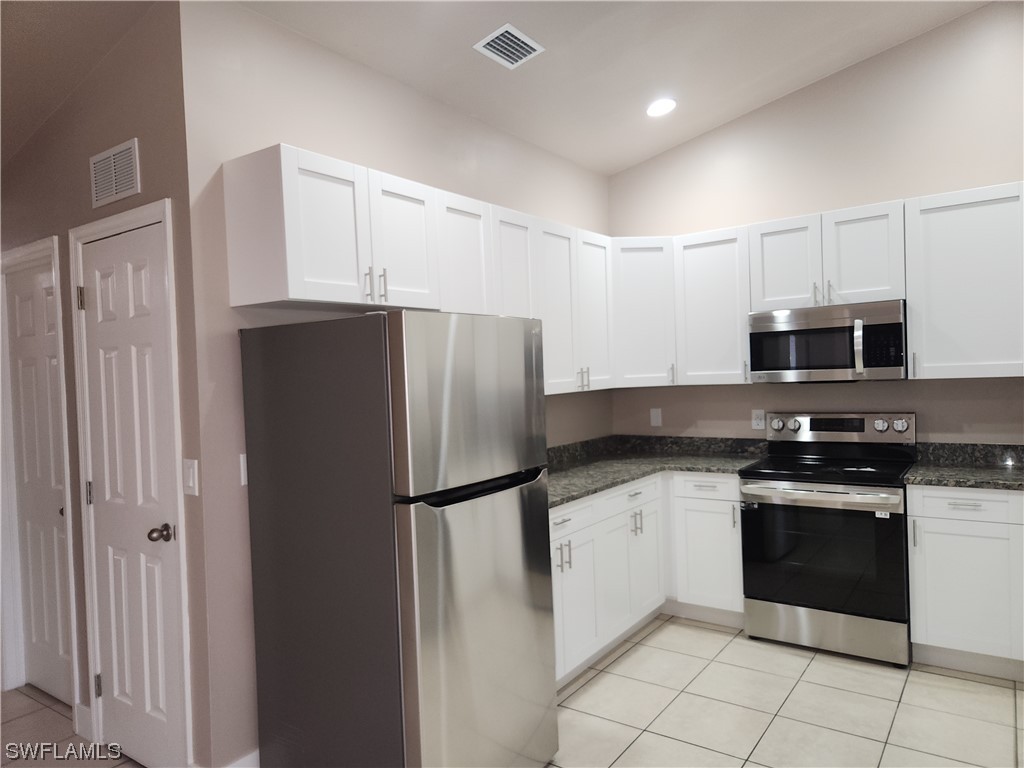 2220 NE 8th Place Cape Coral FL 33909 224017030 image1