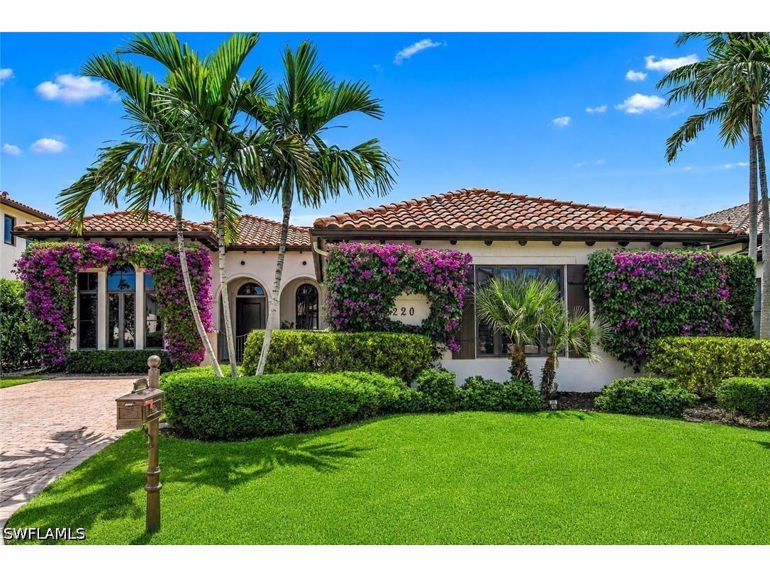 2220 Residence Circle Naples FL 34105 226018715 image1