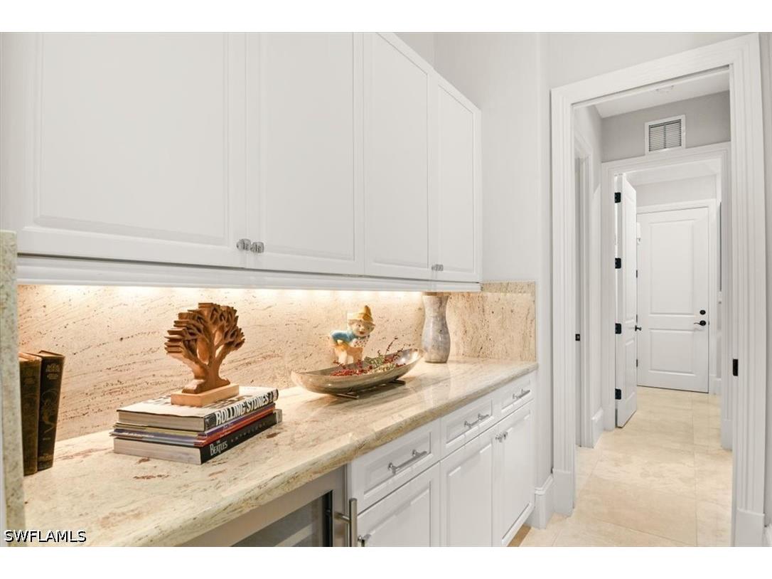 2220 Residence Circle Naples FL 34105 226018715 image10