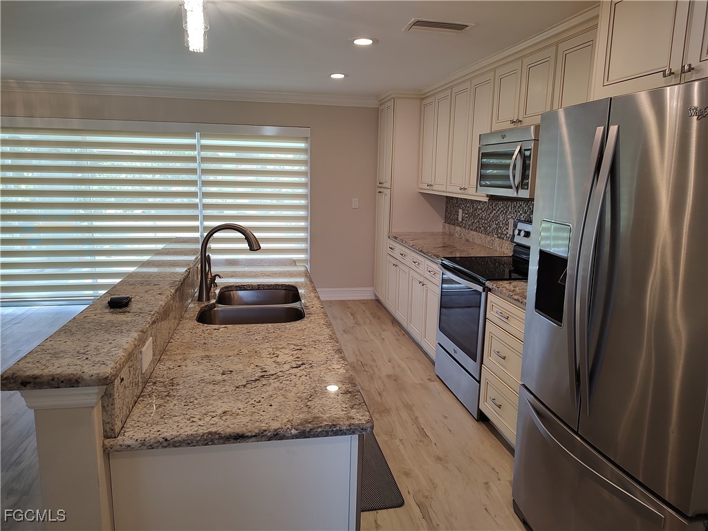 2220 SE 7th Street Cape Coral FL 33990 2026001736 image4