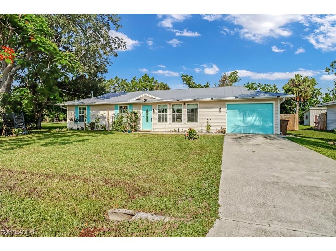 2220 Safe Harbour Court Alva FL 33920 223049053 image1