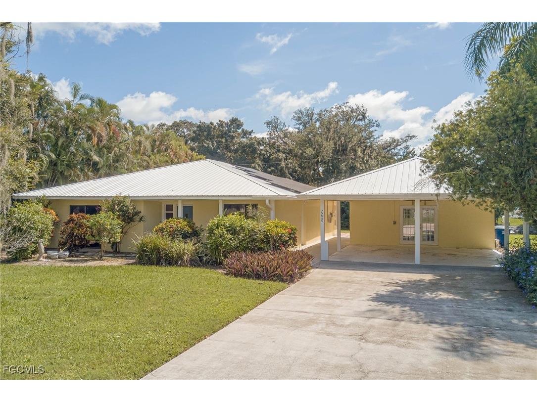 2220 Violet Drive Fort Myers FL 33905 2025008639 image1