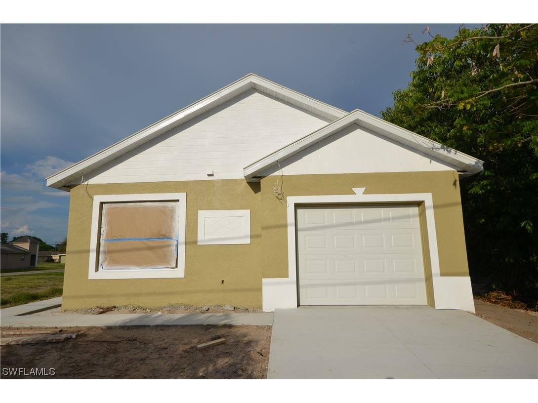 2221 Carver Avenue Fort Myers FL 33916 223035675 image1