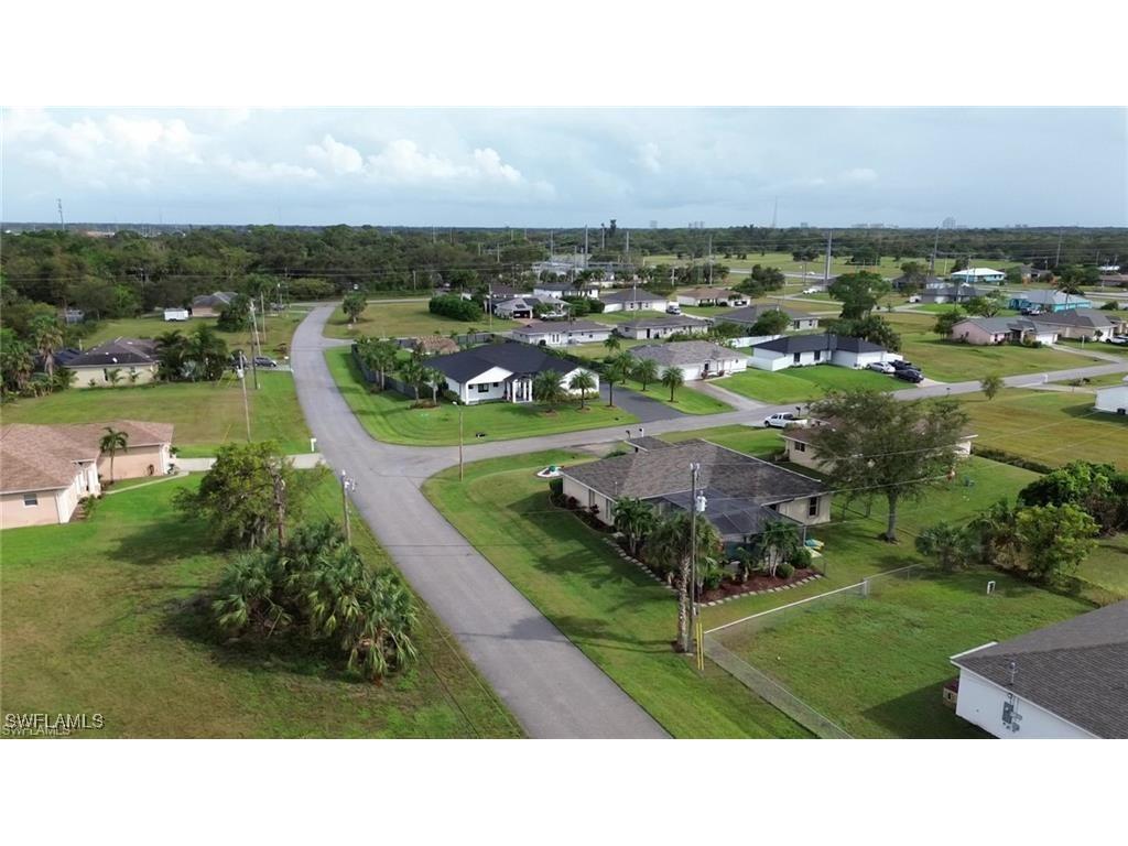 2221 NE 25th Terrace Cape Coral FL 33909 225082490 image2
