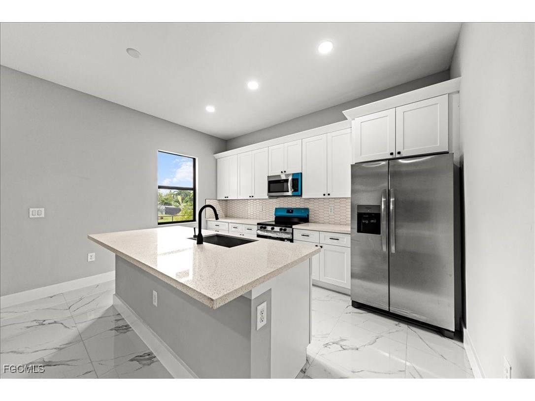 2221 Tropicana Parkway W Cape Coral FL 33993 2025020872 image10