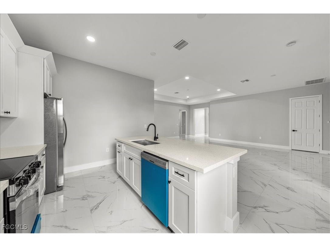 2221 Tropicana Parkway W Cape Coral FL 33993 2025020872 image12