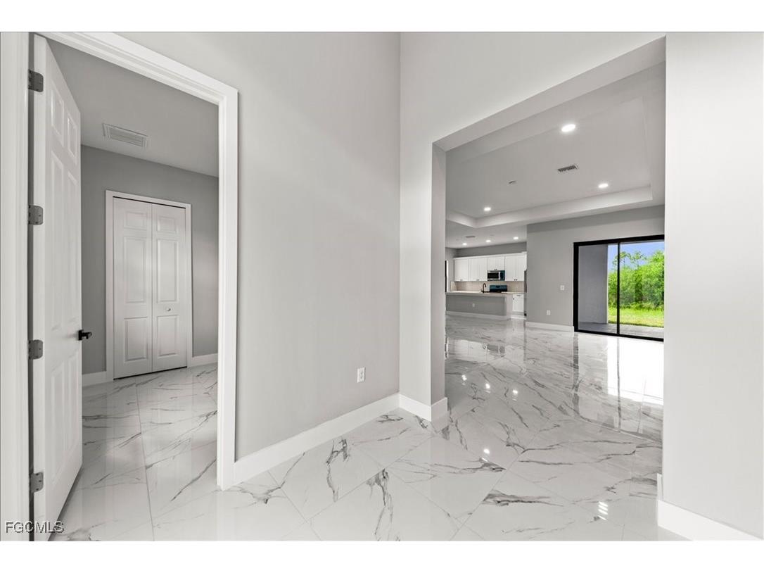 2221 Tropicana Parkway W Cape Coral FL 33993 2025020872 image3