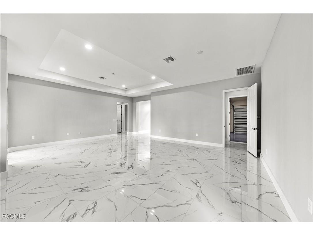 2221 Tropicana Parkway W Cape Coral FL 33993 2025020872 image8