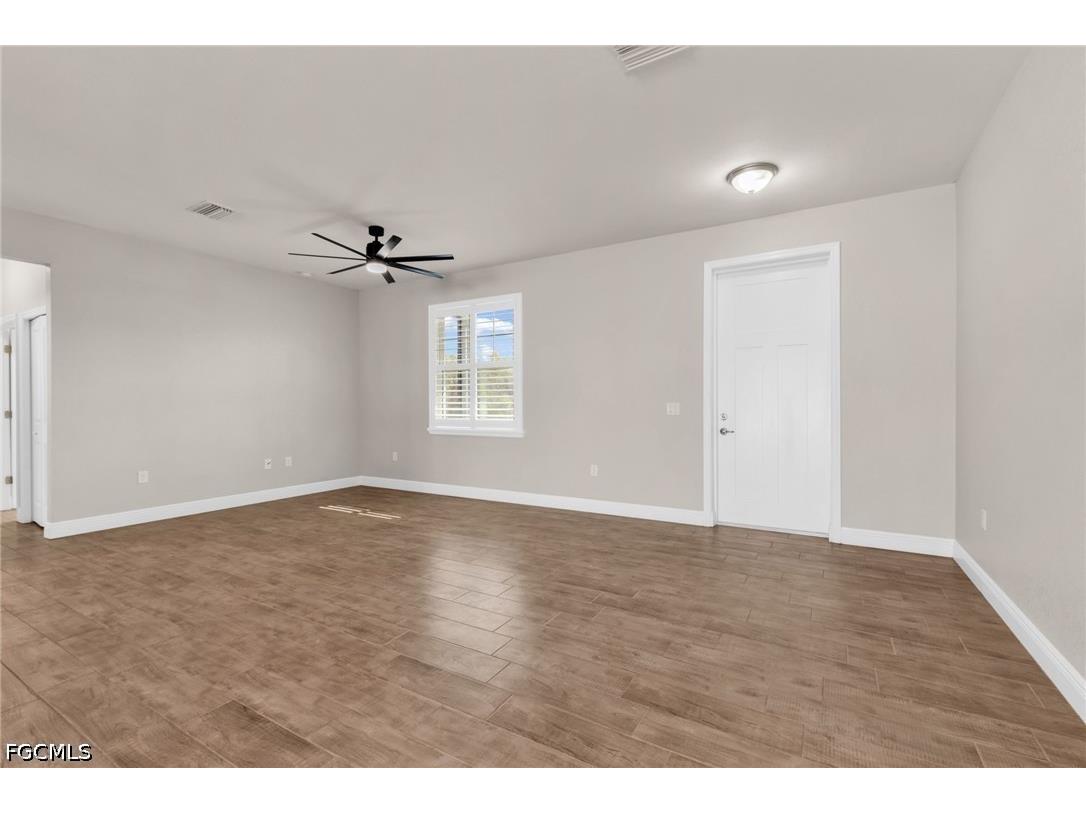 2221 Wakefield Street Port Charlotte FL 33948 2026018165 image3
