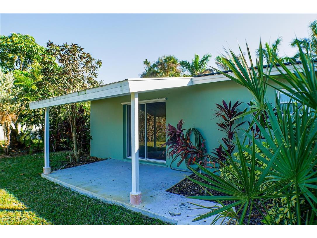 2221 Cape Way North Fort Myers FL 33917 2025020571 image17