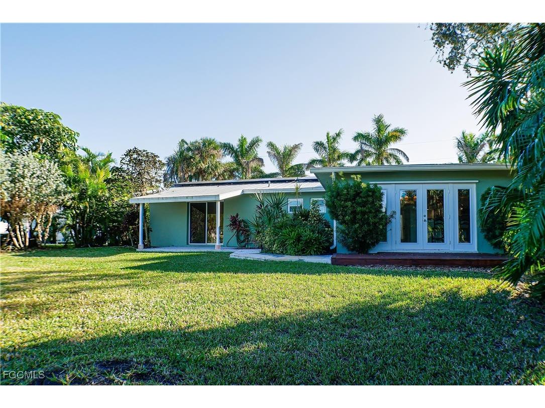 2221 Cape Way North Fort Myers FL 33917 2025020571 image18