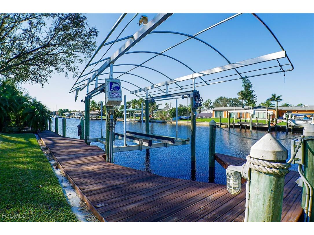 2221 Cape Way North Fort Myers FL 33917 2025020571 image19