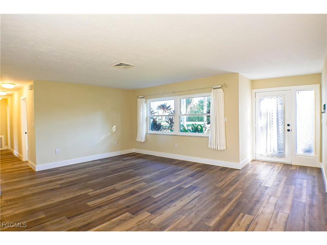 2221 Cape Way North Fort Myers FL 33917 2025020571 image4