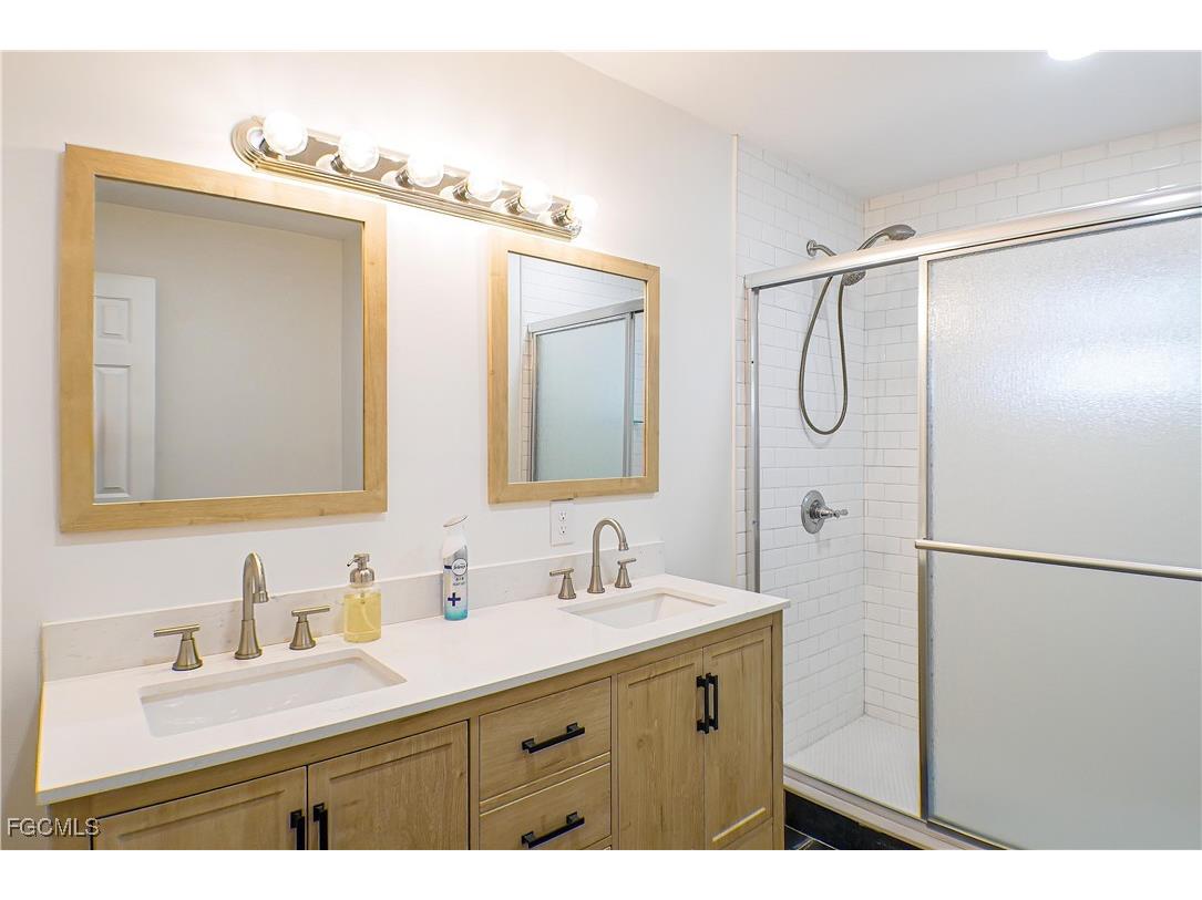 2221 Cape Way North Fort Myers FL 33917 2025020571 image8