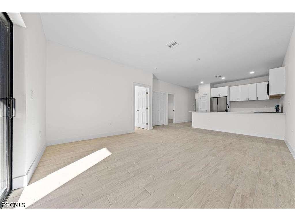 2222 Kenneth Avenue S Lehigh Acres FL 33973 2026021847 image5