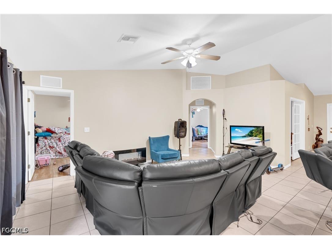 2222 NE 15th Terrace Cape Coral FL 33909 2026023898 image3