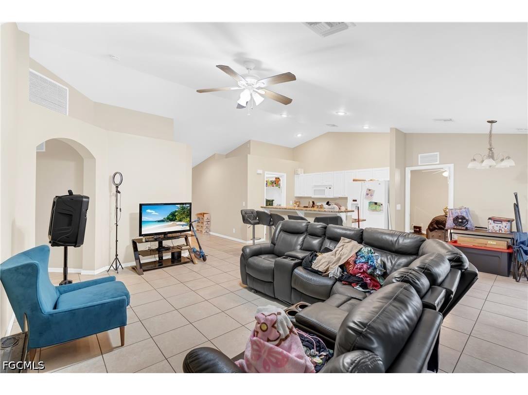 2222 NE 15th Terrace Cape Coral FL 33909 2026023898 image4