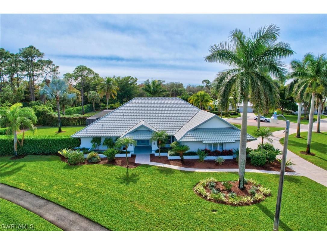 2223 Imperial Golf Course Boulevard Naples FL 34110 223095918 image1
