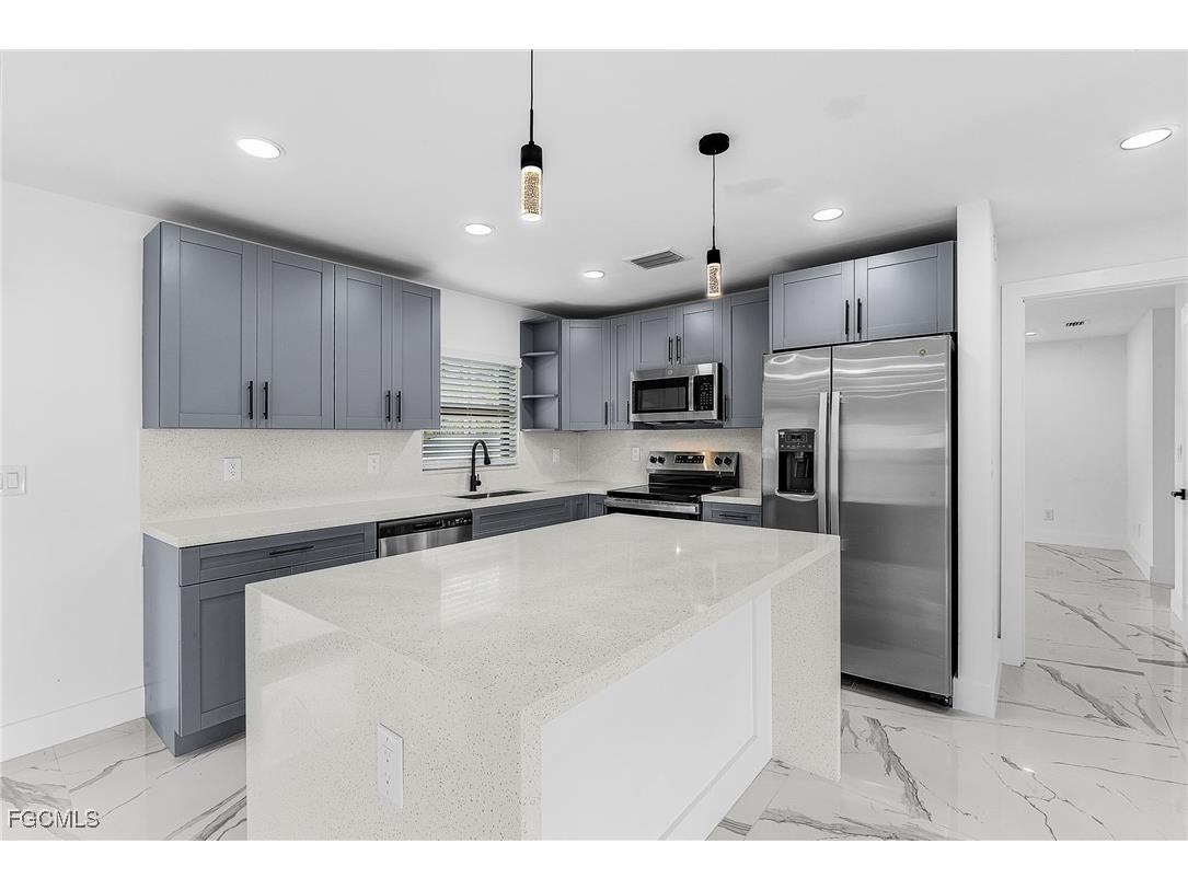 2223 NE 28th Street Cape Coral FL 33909 2025019084 image17