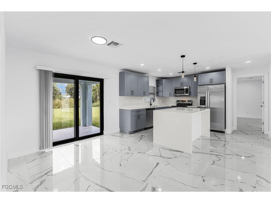 2223 NE 28th Street Cape Coral FL 33909 2025019084 image2