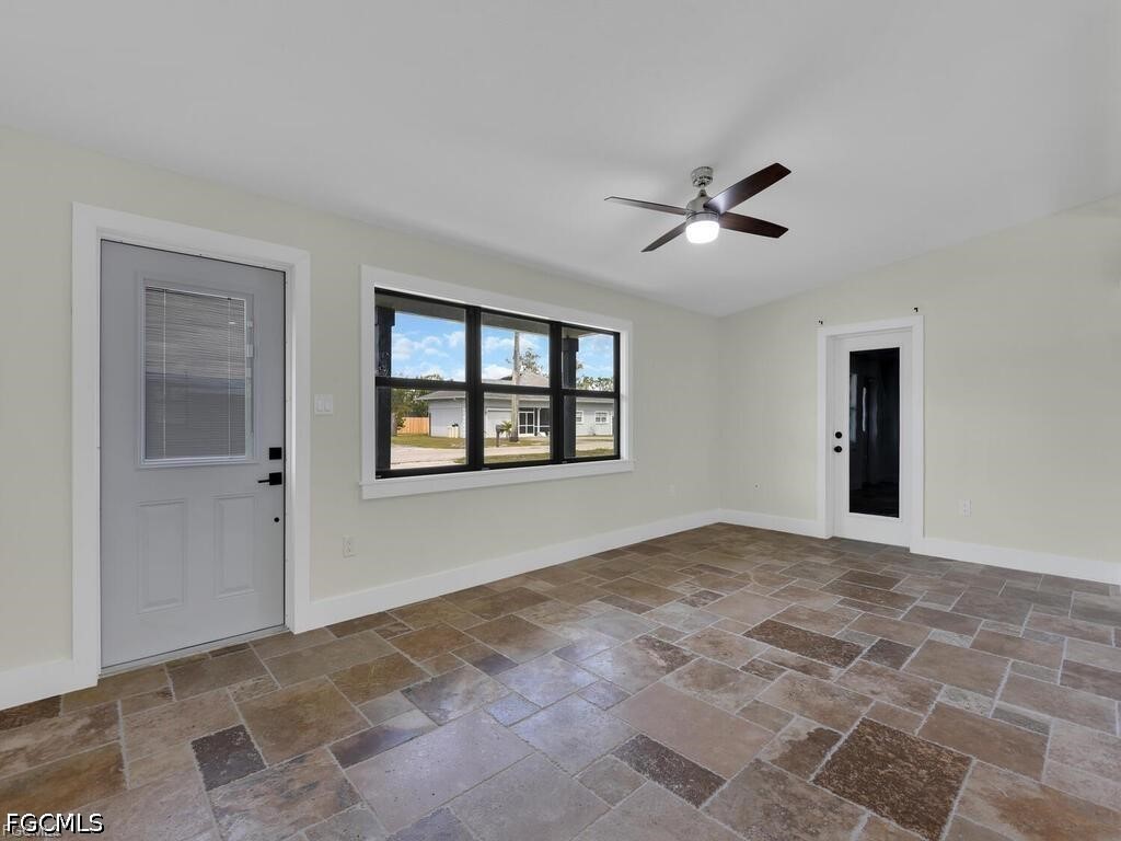 2224 Aldridge Avenue Fort Myers FL 33907 2026019999 image8