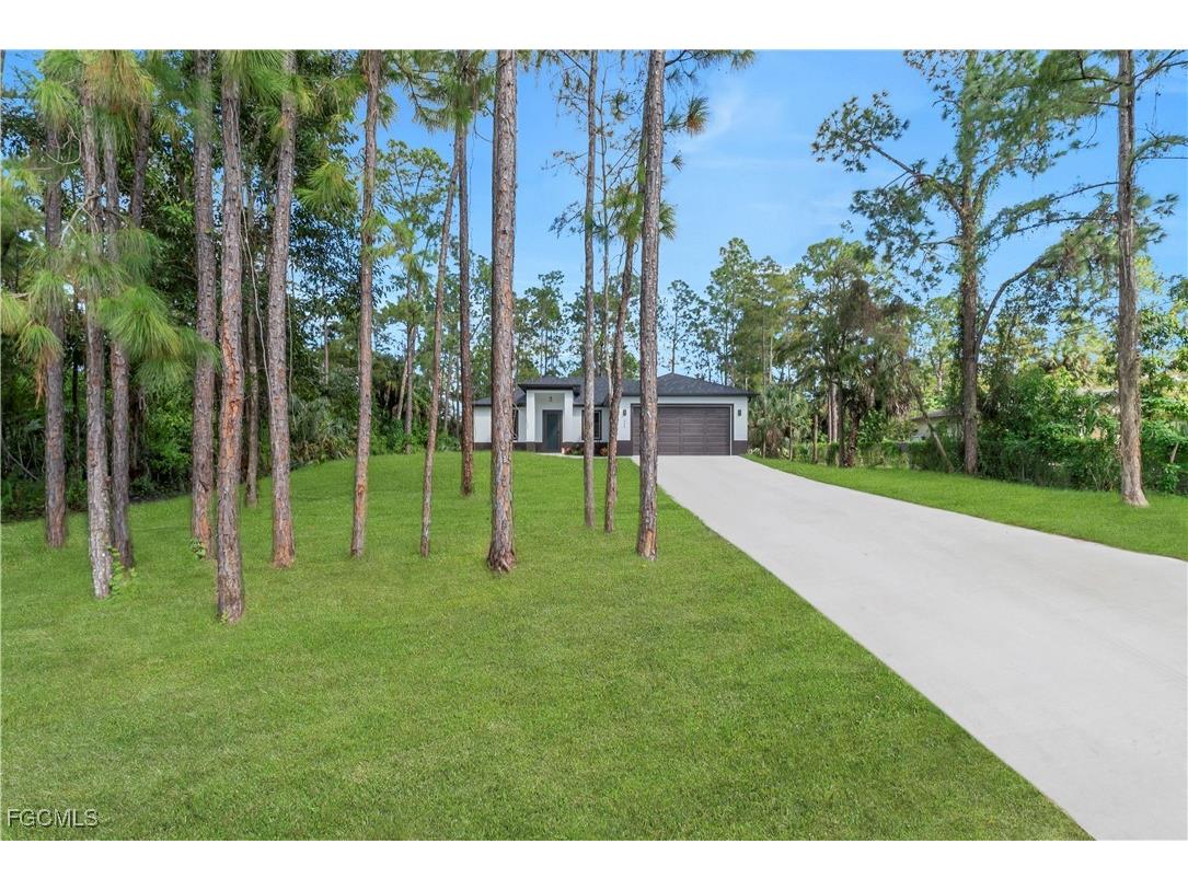 2224 Della Drive Naples FL 34117 2025015377 image1