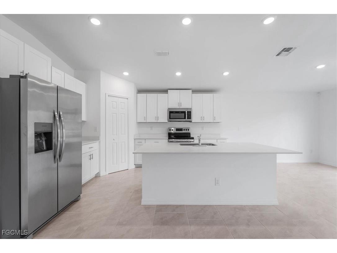 2224 NW 23rd Terrace Cape Coral FL 33993 2025011873 image32