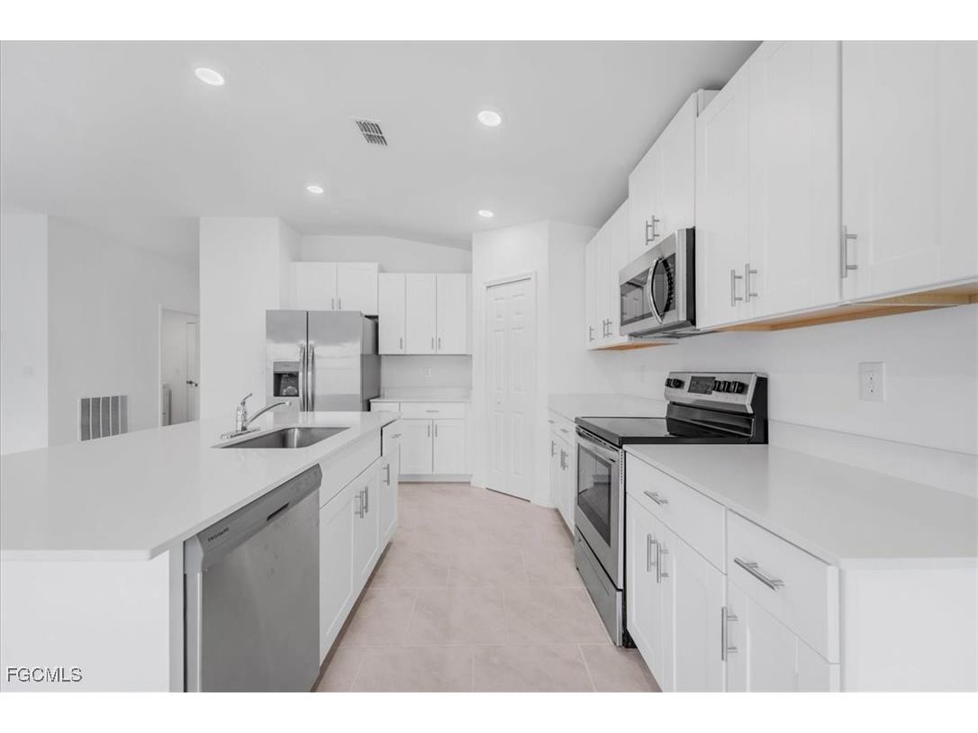 2224 NW 23rd Terrace Cape Coral FL 33993 2025011873 image34