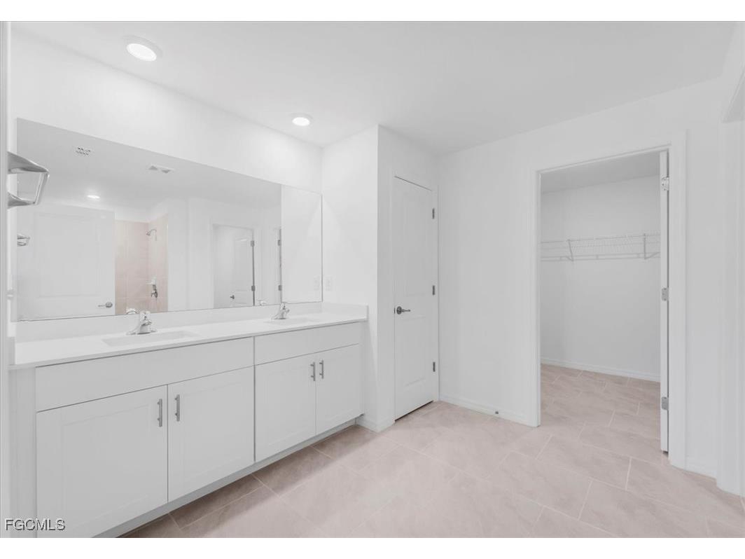 2224 NW 23rd Terrace Cape Coral FL 33993 2025011873 image46