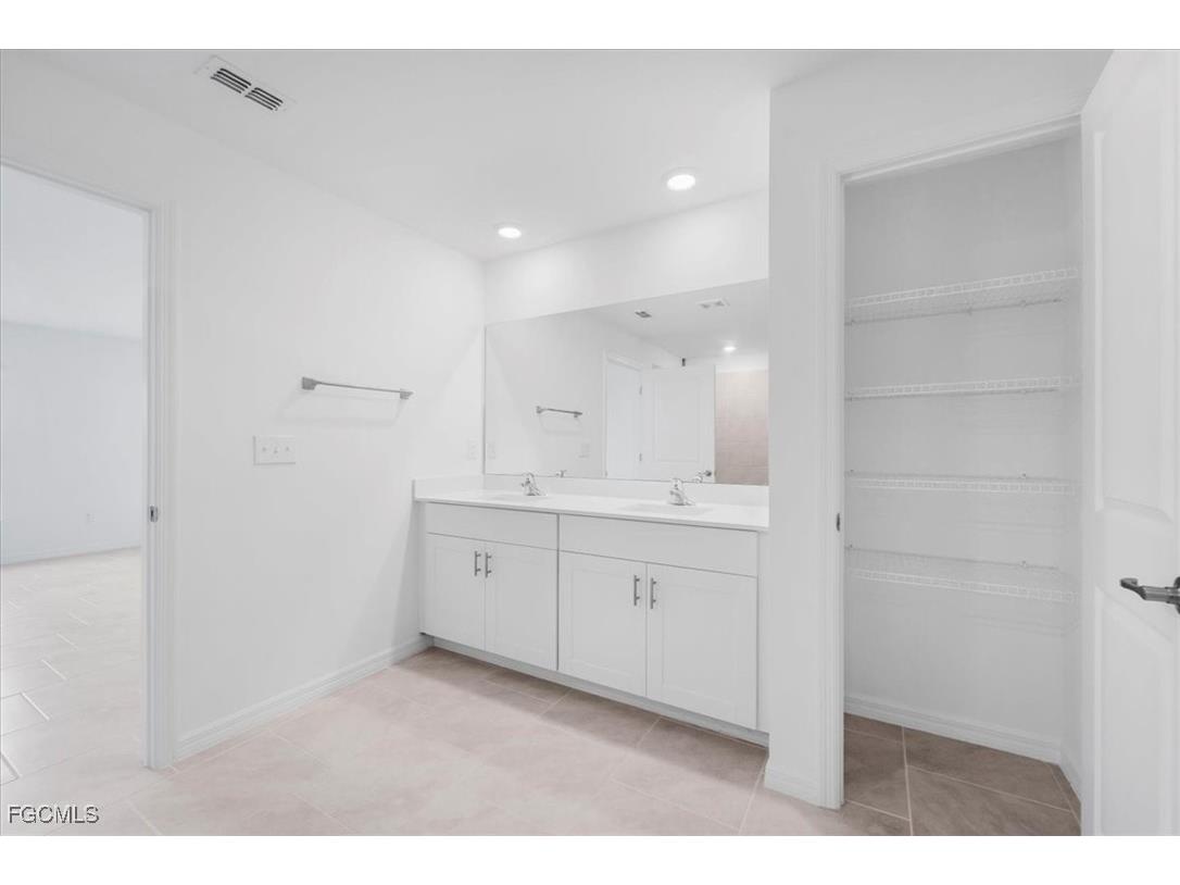 2224 NW 23rd Terrace Cape Coral FL 33993 2025011873 image49