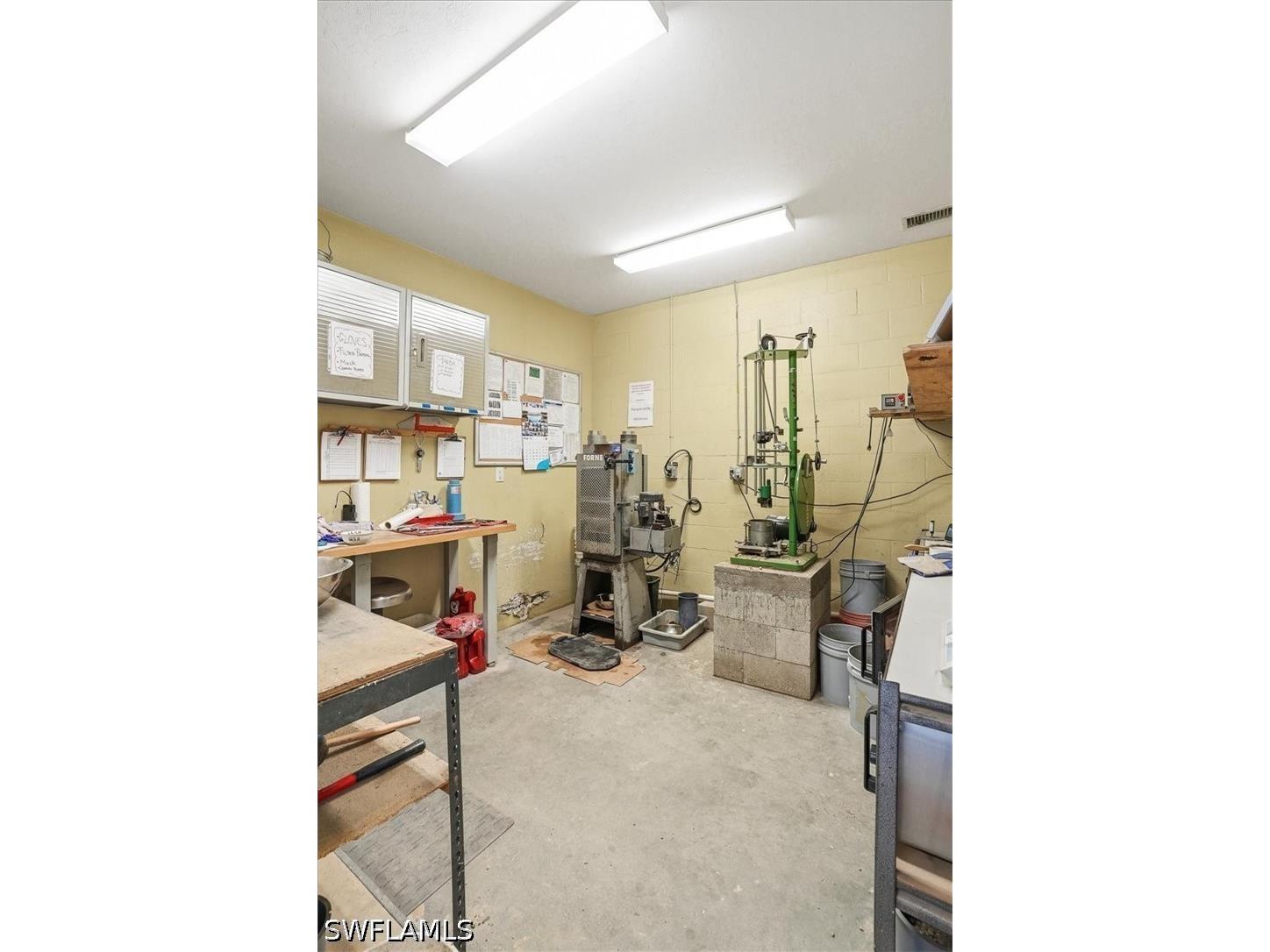 2224 Trade Center Way Naples FL 34109 226020242 image25