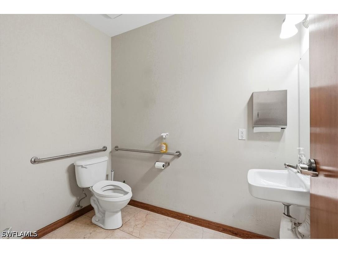 2224 Trade Center Way Naples FL 34109 226020242 image30