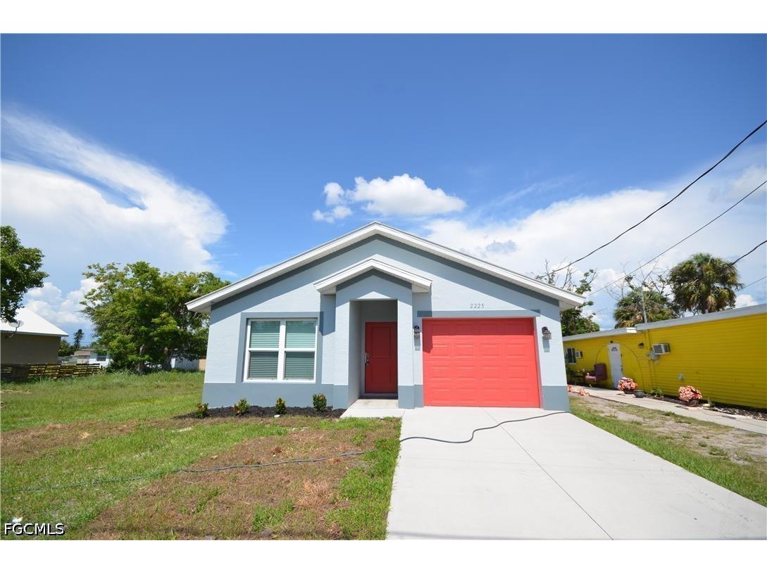 2225 Carver Avenue Fort Myers FL 33916 2026025754 image1