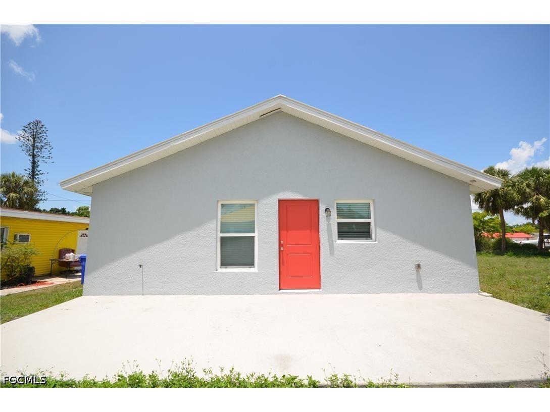 2225 Carver Avenue Fort Myers FL 33916 2026025754 image3