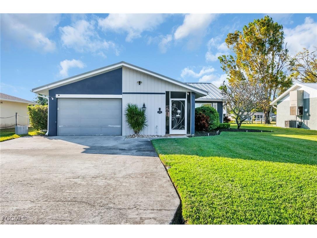 2225 Havana Avenue Fort Myers FL 33905 2026003431 image1